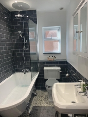 Bathroom refurbishment by Thomson Properties, Surrey and Sussex